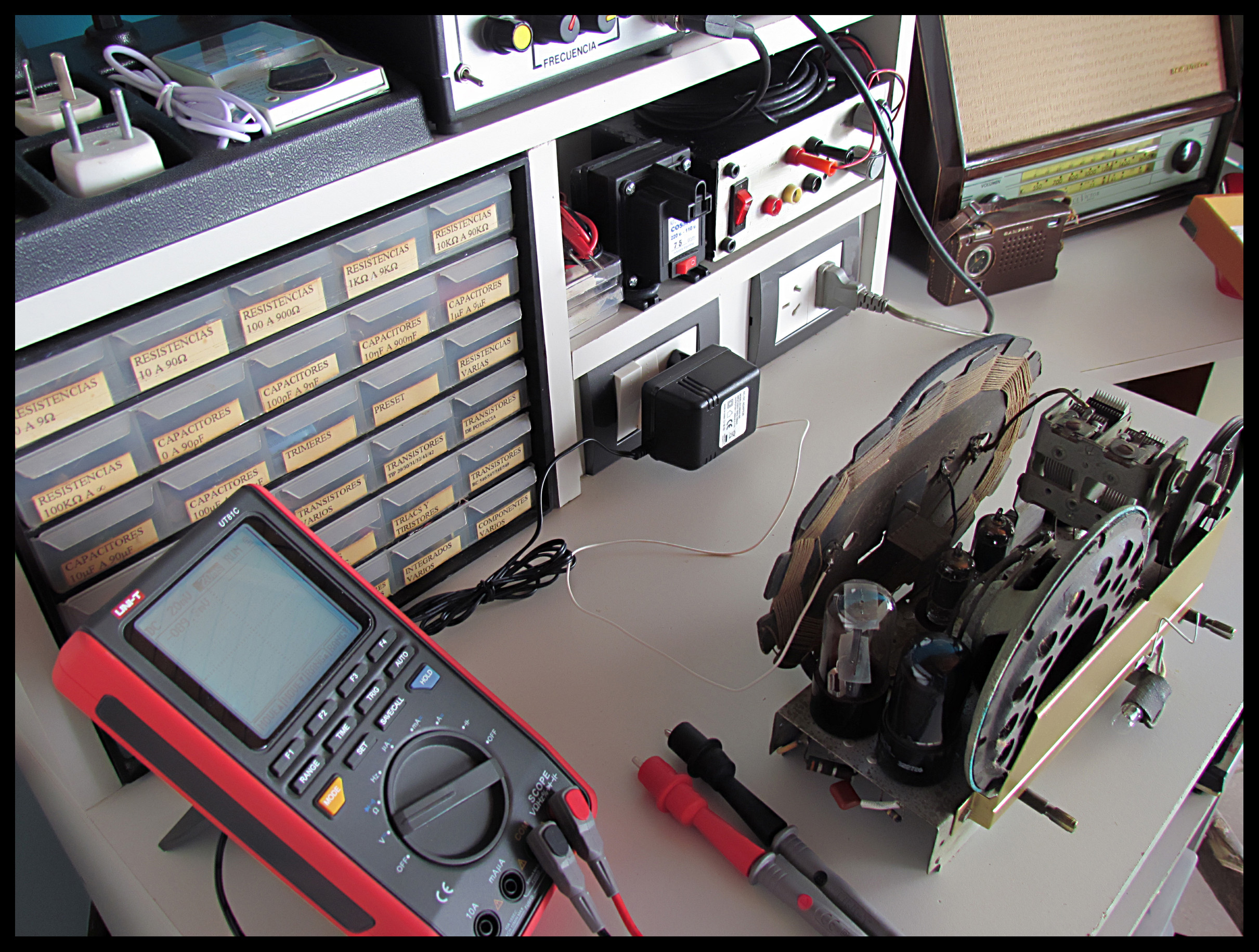En el taller, conceptos para ajustar una radio