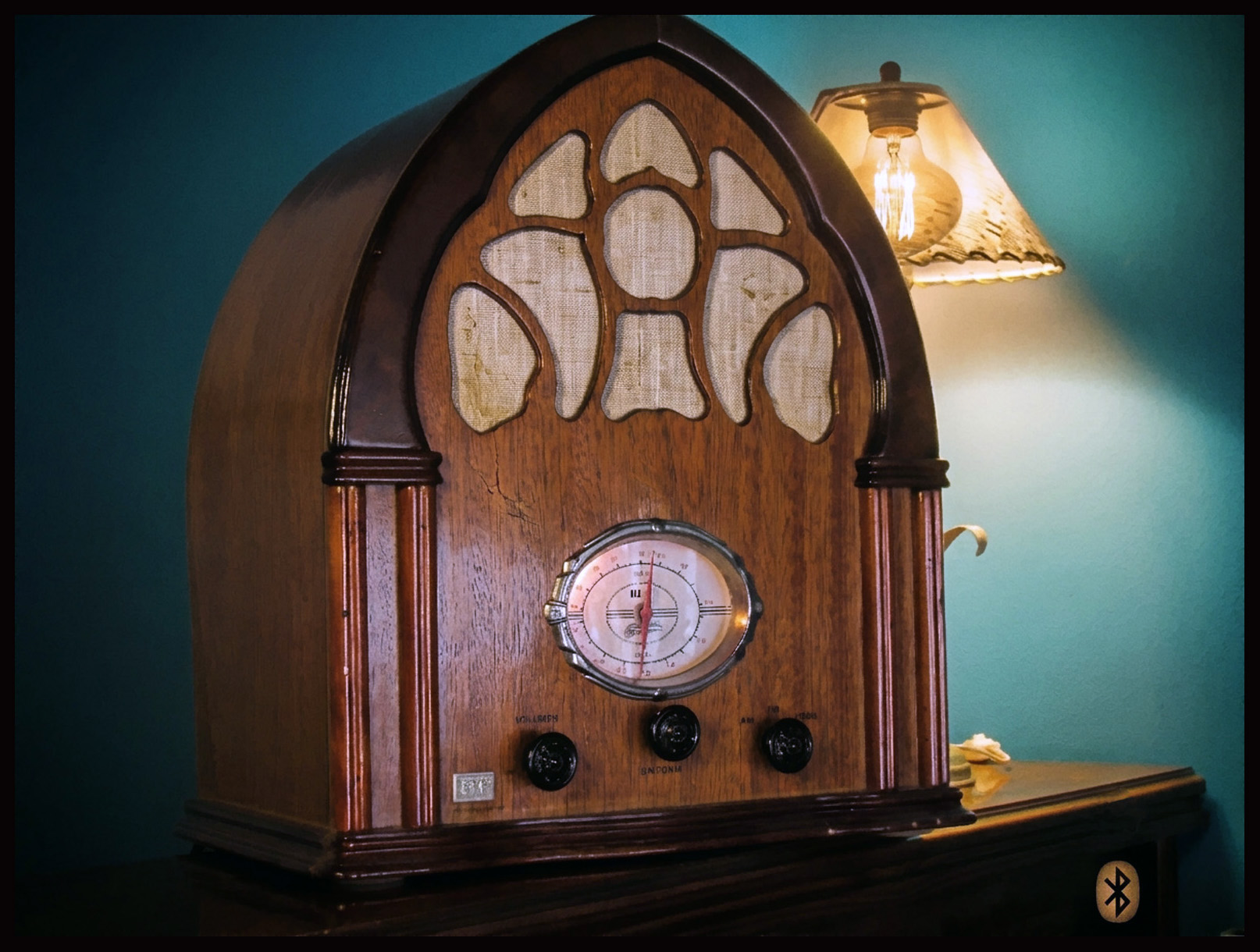 ¿Radio de museo o parlante moderno? Cómo revivir tu viejo receptor con Bluetooth